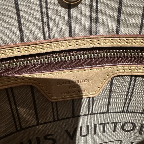 Louis Vuitton Neverfull MM - Picture 8 of 16